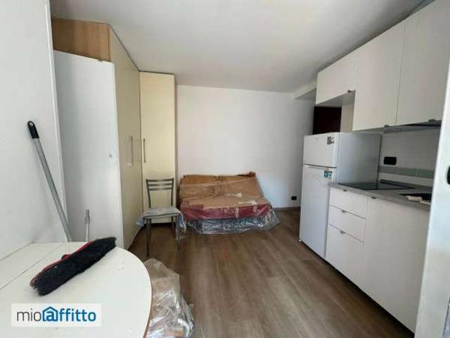 Villa Indipendente in affitto a Municipio 8 di Milano, Milano