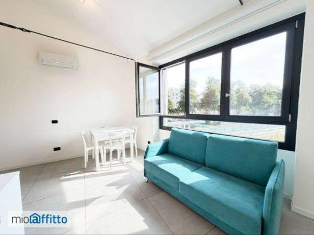 Villa Indipendente in affitto a Municipio 8 di Milano, Milano