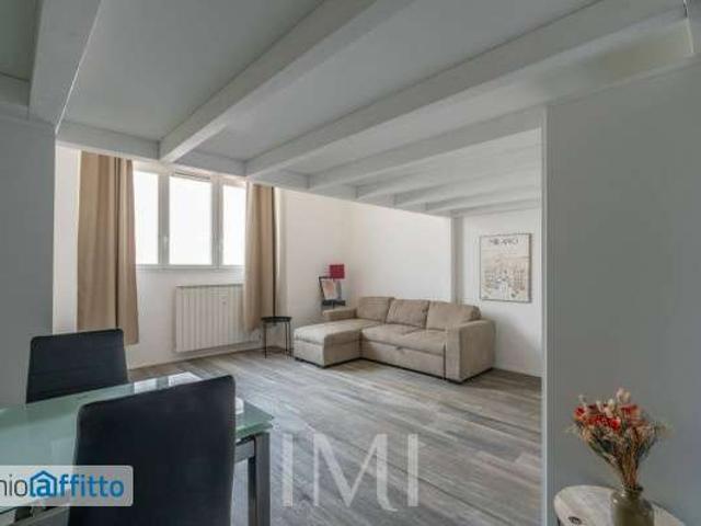 Villa Indipendente in affitto a Municipio 8 di Milano, Milano