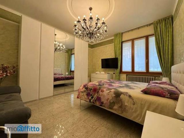 Villa Indipendente in affitto a Municipio 8 di Milano, Milano