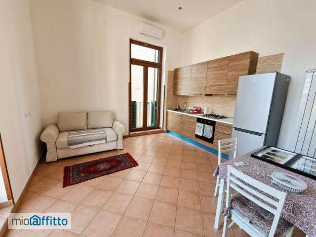 Appartamento in affitto a Municipalità 1, Campania