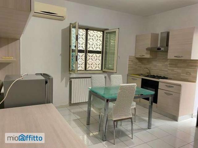 Appartamento in affitto a Municipalità 1, Campania