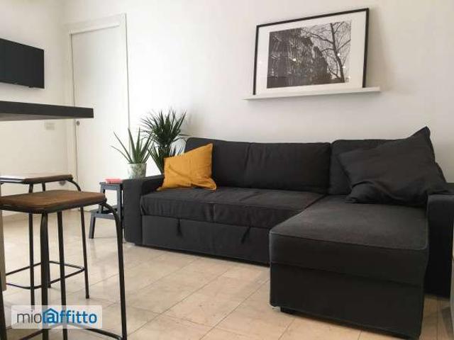 Villa Indipendente in affitto a Municipio 8 di Milano, Milano