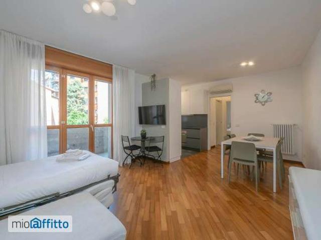 Villa Indipendente in affitto a Municipio 8 di Milano, Milano