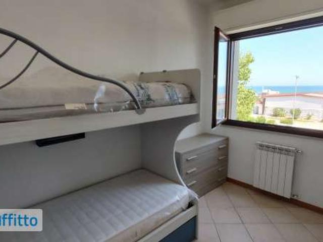 Appartamento in affitto a Torrette, Marche
