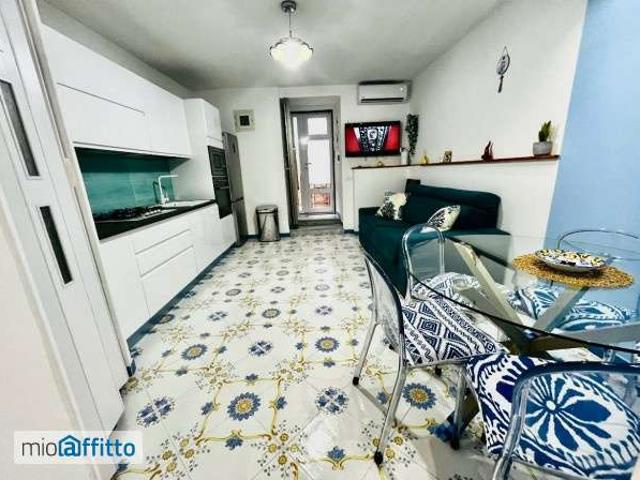 Appartamento in affitto a Coroglio, Campania