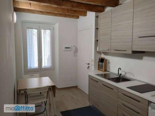 Appartamento in affitto a Municipio 9, Milano
