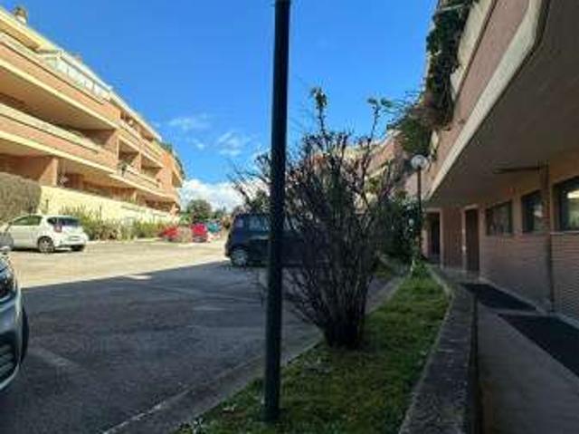 Appartamento in affitto a Monte Migliore, Roma Capitale