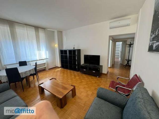 Appartamento in affitto a Municipio 6, Milano