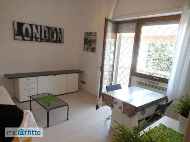 Appartamento in affitto a Municipio Roma XV, Roma Capitale