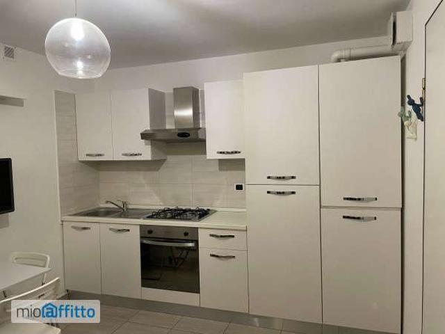 Appartamento in affitto a Municipio 4, Milano
