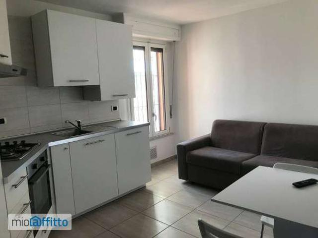 Appartamento in affitto a Municipio 4, Milano