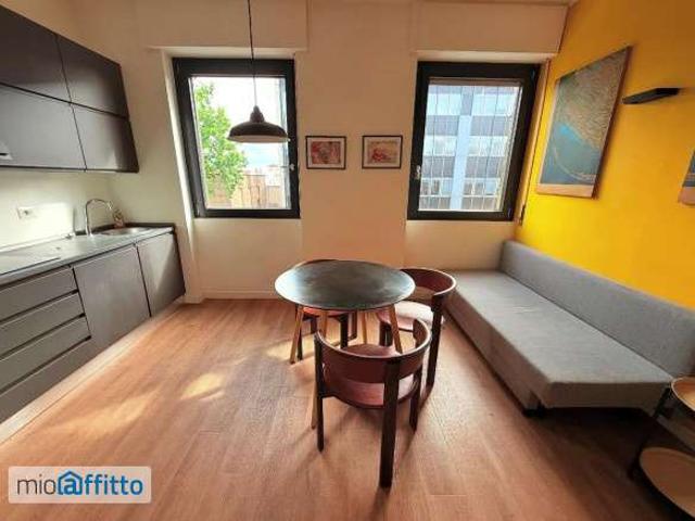 Appartamento in affitto a Municipio 4, Milano