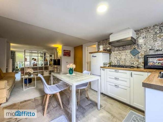 Appartamento in affitto a Axa, Roma Capitale