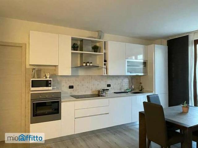 Appartamento in affitto a Montano Lucino, Lombardia