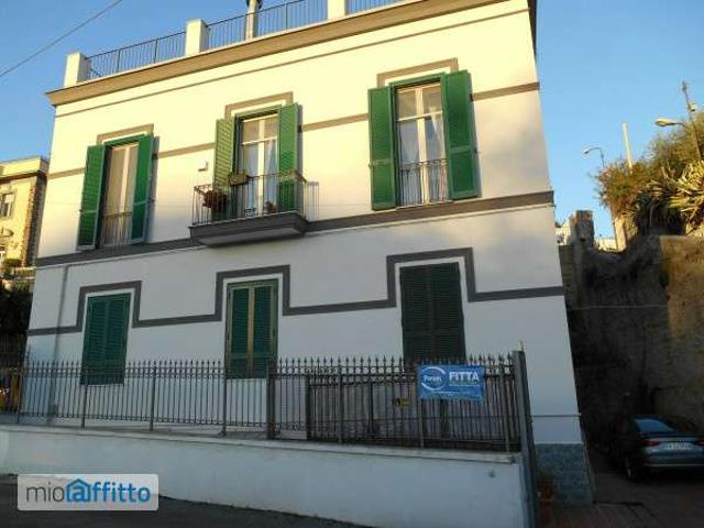 Appartamento in affitto a Coroglio, Campania