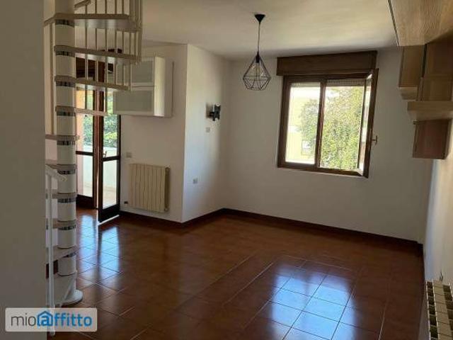 Appartamento in affitto a Volta-Prealpi, Saronno