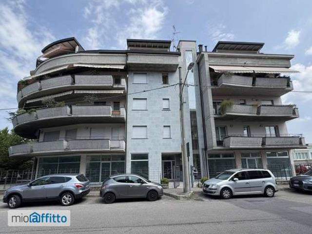 Appartamento in affitto a Sciarè, Gallarate