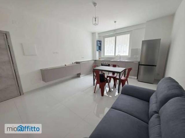 Appartamento in affitto a Municipalità 2, Campania