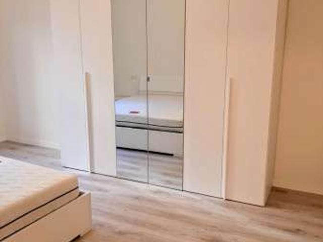 Appartamento in affitto a Municipio 4, Milano