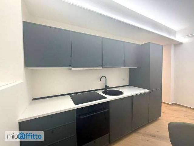 Appartamento in affitto a Municipio 6, Milano