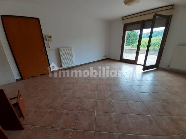 Appartamento in affitto a Cinzano, Piemonte