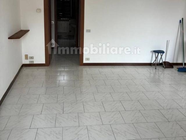 Appartamento in affitto a Lonate Pozzolo, Lombardia