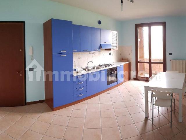 Appartamento in affitto a Eremo, Curtatone