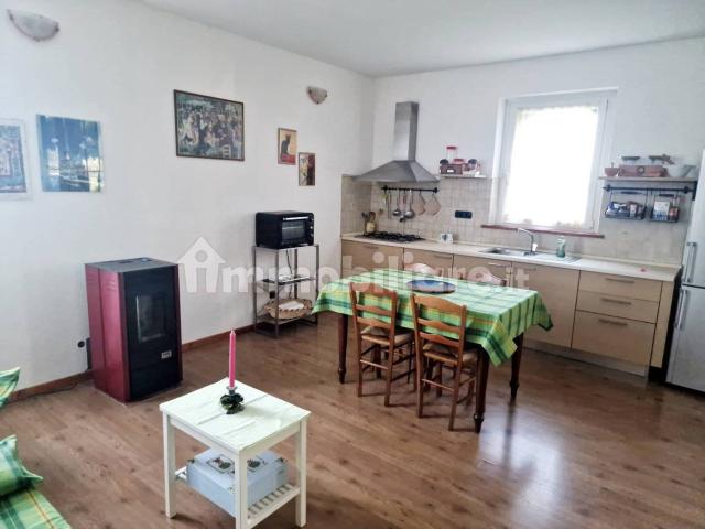 Appartamento in affitto a Oliva Gessi, Lombardia