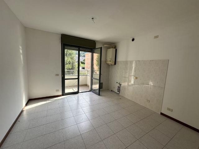 Appartamento in affitto a Oltresempione, Legnano