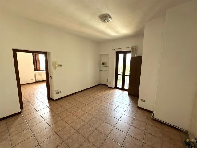 Appartamento in affitto a Oltresempione, Legnano