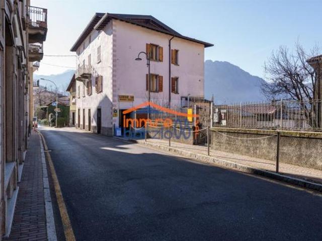 Appartamento in vendita a Margno, Lombardia