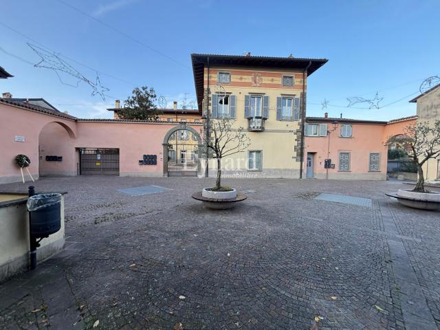 Appartamento in vendita a Ambivere, Lombardia