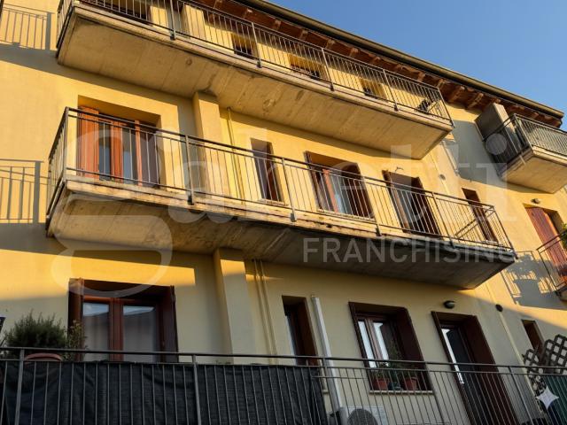 Appartamento in vendita a Rovato, Lombardia