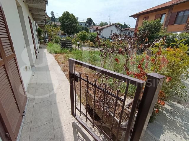 Appartamento in vendita a Vergiate, Lombardia