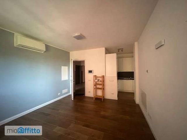 Appartamento in affitto a Municipio 9, Milano