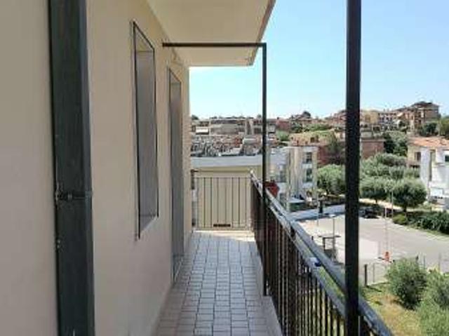 Appartamento in affitto a Centroni, Roma Capitale