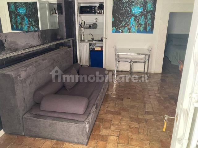 Appartamento in affitto a Coroglio, Campania