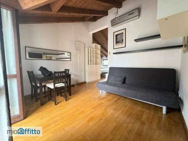 Appartamento in affitto a Municipio 4, Milano