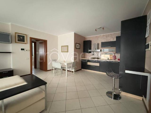Appartamento in affitto a Biassono, Lombardia