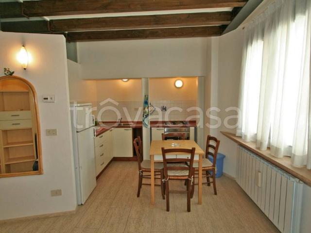 Appartamento in affitto a Santo Stefano, Bologna