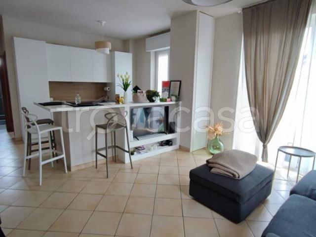 Appartamento in affitto a Carugo, Lombardia