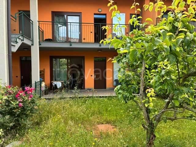 Appartamento in affitto a Daverio, Lombardia
