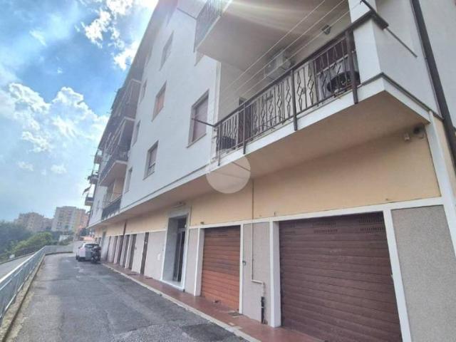 Appartamento in affitto a Ponente, Serra Riccò
