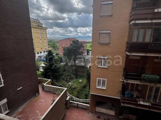 Appartamento in affitto a Guidonia Montecelio, Roma Capitale