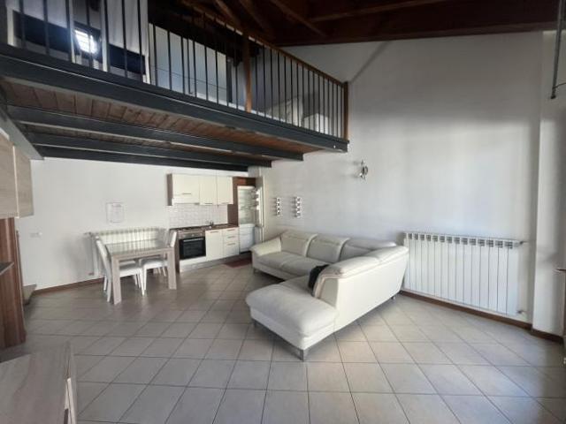 Appartamento in affitto a Melzo, Milano
