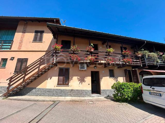 Appartamento in affitto a Mercallo, Lombardia