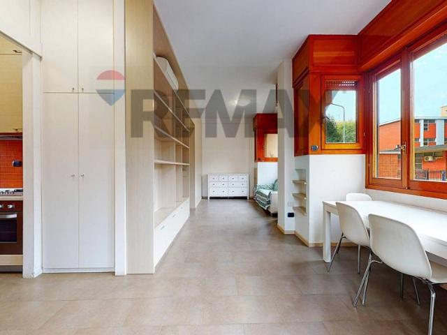 Appartamento in affitto a Municipio 7, Milano