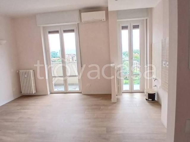 Appartamento in affitto a Municipio 9, Milano