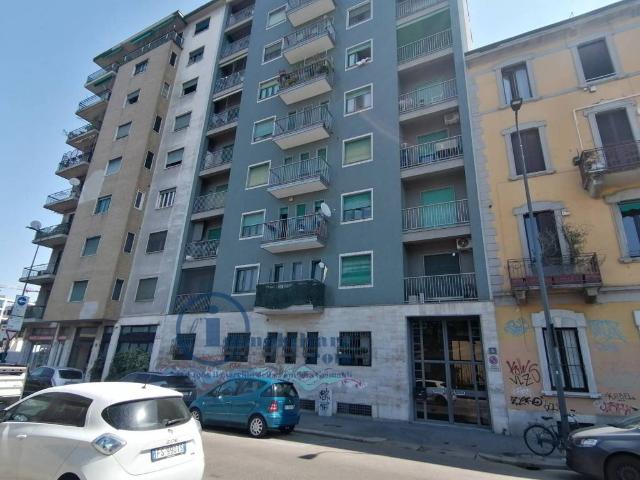Appartamento in affitto a Municipio 6, Milano